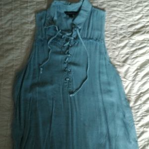 Womans sleeveless top